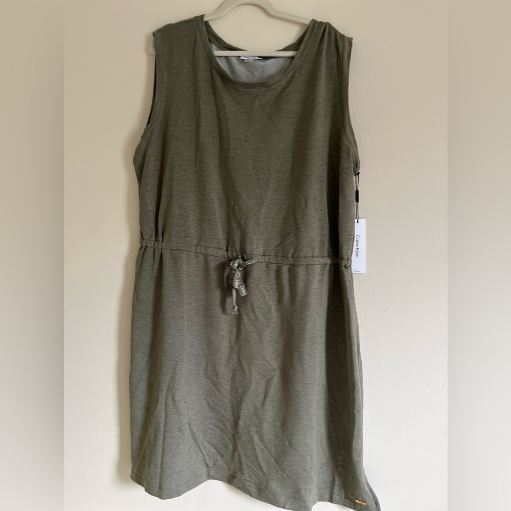Calvin Klein summer dress 👗💚